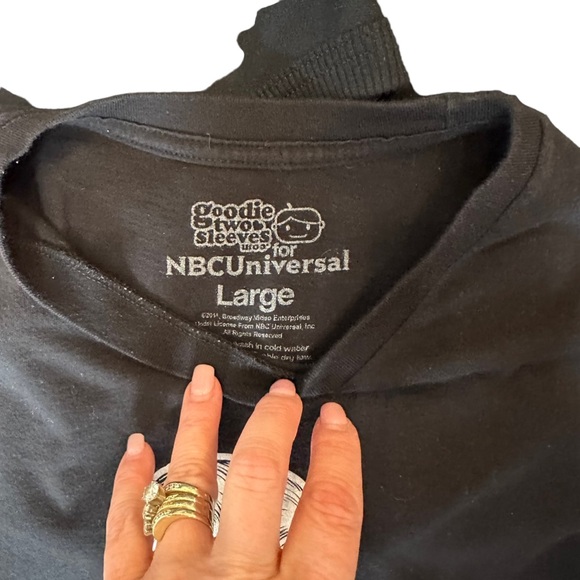 Men’s Goodie Two Sleeves for NBCUniversal Black Graphic T-Shirt Size Large - Picture 3 of 8